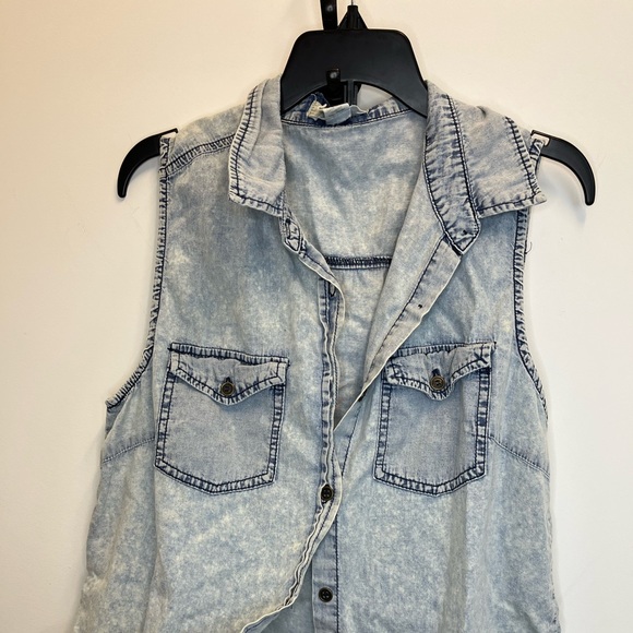 Blue Jean Button Down Tank Top Size Medium - Picture 4 of 6